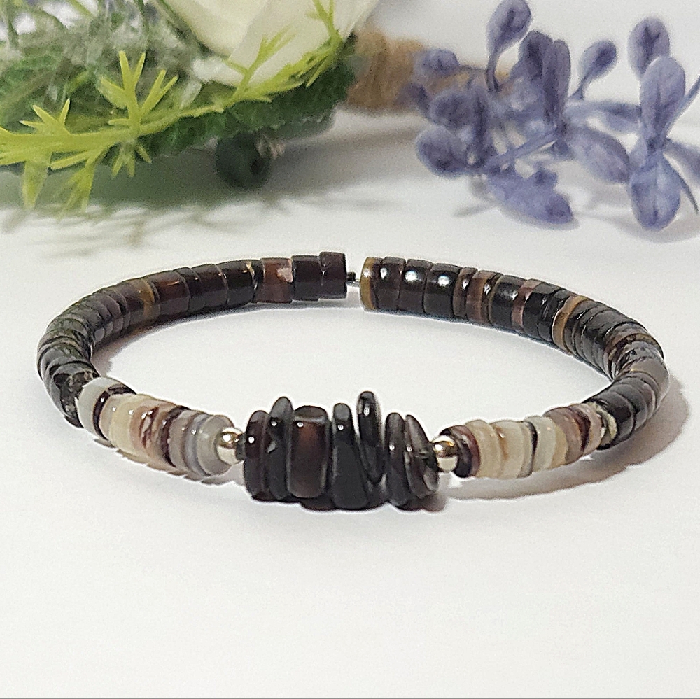 Handmade Pen & Hammer Shell Heishi Bead with Kewa Horn Shell Chip Bracelet - Picture 3 of 15